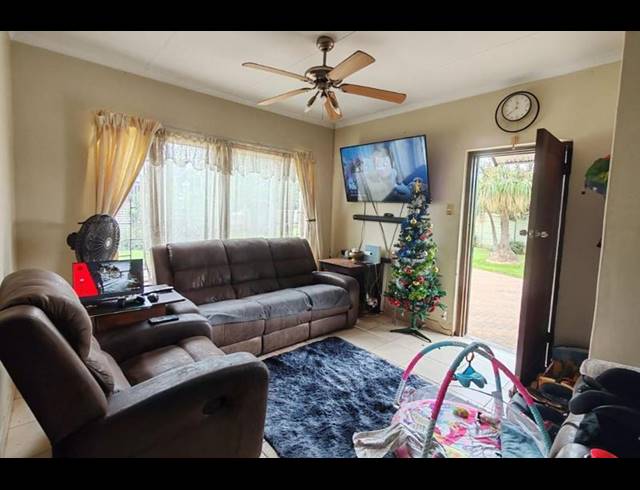 3 BEDROOM HOUSE FOR SALE IN BOOYSENS